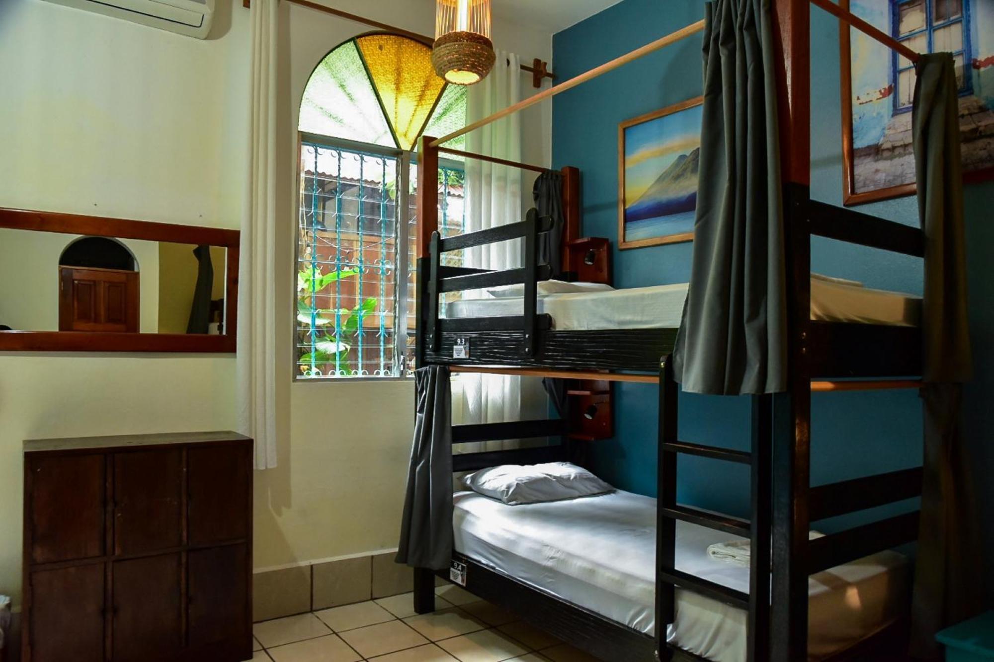 Los Amigos Hostel フローレス 部屋 写真